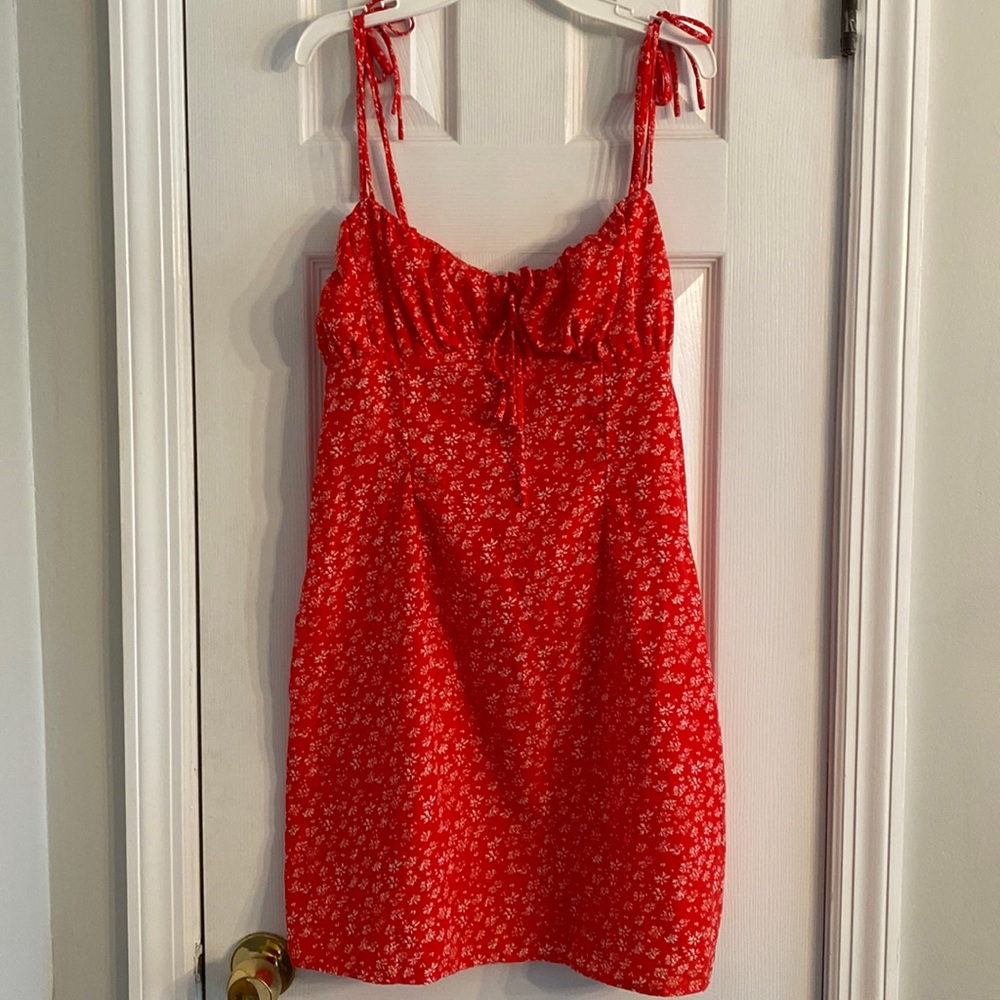 Nasty Gal dress Red with white flowers, spaghetti straps w/side zipper Size 10